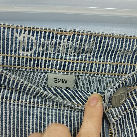 Capris - Picture 2 of 2